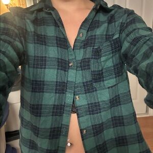 Hollister Women Green Plaid Button Down Shirt